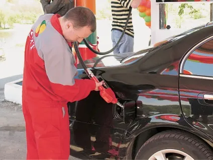 Як правильно заправляти автомобіль, посібник автомобіліста (правильно) Як правильно заправляти автомобіль, посібник автомобіліста