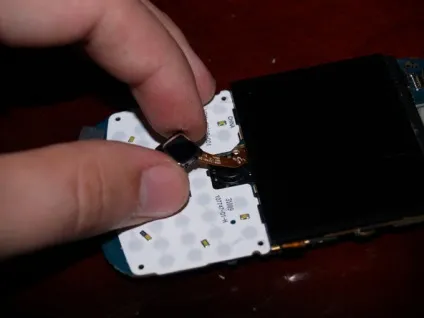 Як розібрати телефон rim blackberry bold 9700 - блогофоліо роману паулова (Викриття допомогою викрутки-зірочки) Як розібрати телефон rim blackberry bold 9700 - блогофоліо роману паулова