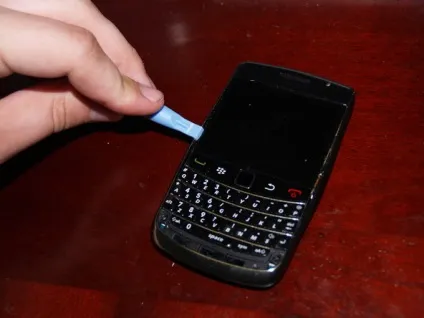 Як розібрати телефон rim blackberry bold 9700 - блогофоліо роману паулова (Викриття допомогою викрутки-зірочки) Як розібрати телефон rim blackberry bold 9700 - блогофоліо роману паулова