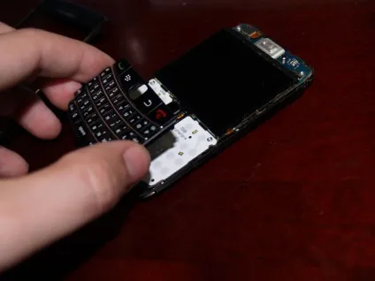 Як розібрати телефон rim blackberry bold 9700 - блогофоліо роману паулова (blackberry) Як розібрати телефон rim blackberry bold 9700 - блогофоліо роману паулова