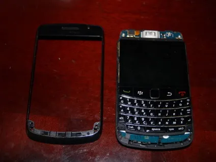 Як розібрати телефон rim blackberry bold 9700 - блогофоліо роману паулова (9700) Як розібрати телефон rim blackberry bold 9700 - блогофоліо роману паулова