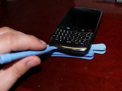 Як розібрати телефон rim blackberry bold 9700 - блогофоліо роману паулова (Викриття допомогою викрутки-зірочки) Як розібрати телефон rim blackberry bold 9700 - блогофоліо роману паулова