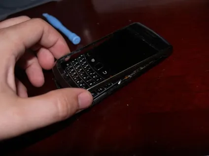 Як розібрати телефон rim blackberry bold 9700 - блогофоліо роману паулова (bold 9700) Як розібрати телефон rim blackberry bold 9700 - блогофоліо роману паулова