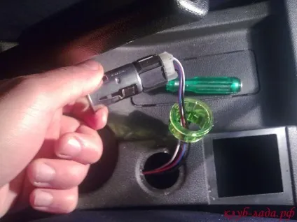 Як зняти прикурювач на Пріорі (прикурювач) Як зняти прикурювач на Пріорі