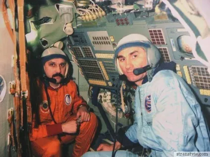 Як стати космонавтом (екскурсія в зоряний містечко) (макет космічної станції) Як стати космонавтом (екскурсія в зоряний містечко)