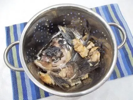 Як варити юшку готуємо з голови риби