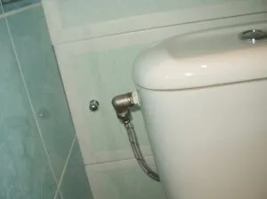 Як закрити труби в туалеті - 7 способів з фото і відео (закрити труби туалеті) Як закрити труби в туалеті - 7 способів з фото і відео