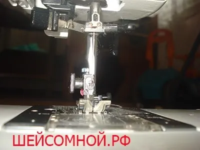 Як замінити голку і почистити швейну машину ший зі мною