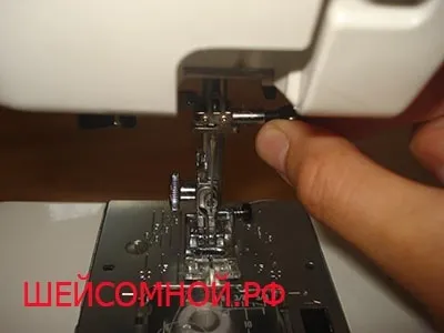 Як замінити голку і почистити швейну машину ший зі мною