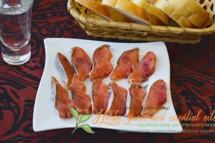 Як засолити горбушу в домашніх умовах - крок за кроком з фото (горбушу) Як засолити горбушу в домашніх умовах - крок за кроком з фото