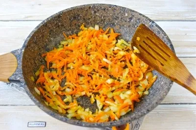 Капуста, тушкована з сосисками - покроковий рецепт з фото як приготувати