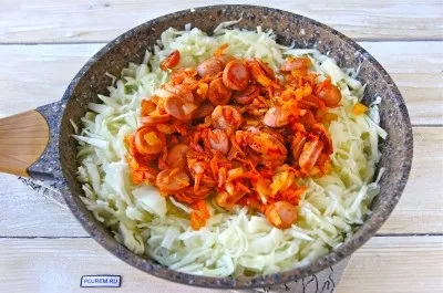 Капуста, тушкована з сосисками - покроковий рецепт з фото як приготувати