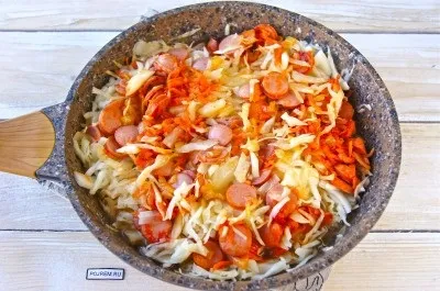 Капуста, тушкована з сосисками - покроковий рецепт з фото як приготувати