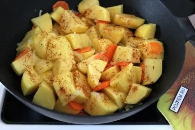 Картопля, тушкований в сметані - покроковий рецепт з фото як приготувати (картопля тушкована в сметані) Картопля, тушкований в сметані - покроковий рецепт з фото як приготувати