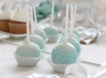 Кейк-попси (cake pops) - покрокові фото і відео рецепти (фото) Кейк-попси (cake pops) - покрокові фото і відео рецепти