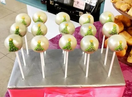 Кейк-попси (cake pops) - покрокові фото і відео рецепти (кожного кексу покласти) Кейк-попси (cake pops) - покрокові фото і відео рецепти