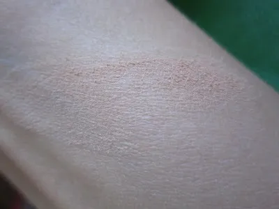 Косметичні пригоди забіяки верб сен-Лоран зумів порадувати або пудра poudre compacte radiance (radiance) Косметичні пригоди забіяки верб сен-Лоран зумів порадувати або пудра poudre compacte radiance