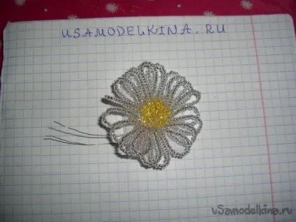 Кошик - конфетніца з ромашками з бісеру (бісеру) Кошик - конфетніца з ромашками з бісеру