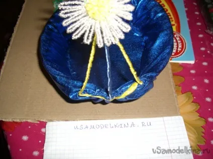 Кошик - конфетніца з ромашками з бісеру (бісеру) Кошик - конфетніца з ромашками з бісеру