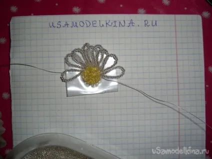 Кошик - конфетніца з ромашками з бісеру (кошик) Кошик - конфетніца з ромашками з бісеру