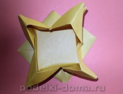 Кошик з паперу, коробочка ідей і майстер-класів (кут квадрата центру) Кошик з паперу, коробочка ідей і майстер-класів
