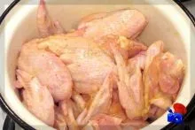 Крильця курячі в рукаві