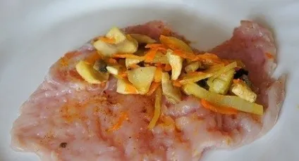 Курячі рулетики в беконі в духовці рецепти з фото крок за кроком
