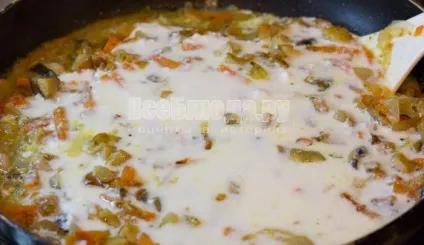 Курка обжареная з грибами в сметанному соусі, рецепт з покроковими фото, всі страви (сметанному) Курка обжареная з грибами в сметанному соусі, рецепт з покроковими фото, всі страви