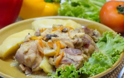 Курка обжареная з грибами в сметанному соусі, рецепт з покроковими фото, всі страви (рецепт) Курка обжареная з грибами в сметанному соусі, рецепт з покроковими фото, всі страви