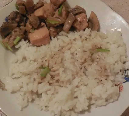 Курка тушкована з грибами або як приготувати рагу з курки - покроковий рецепт з фото (рагу) Курка тушкована з грибами або як приготувати рагу з курки - покроковий рецепт з фото