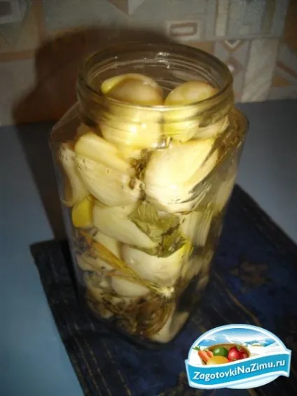 квашений часник