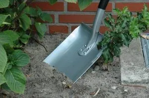 Стрічковий фундамент для забору як зробити своїми руками (стрічковий) Стрічковий фундамент для забору як зробити своїми руками