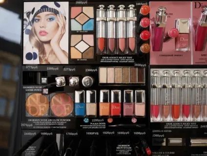 Літня колекція dior milky dots makeup collection summer 2016 (Свотч) - елена Чемезова (dots) Літня колекція dior milky dots makeup collection summer 2016 (Свотч) - елена Чемезова