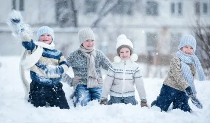 Манишка спицями для дитини докладний опис в'язання зі схемою і відео (манишка) Манишка спицями для дитини докладний опис в'язання зі схемою і відео