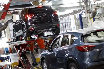 Mazda по-Владивостоцького як виробляють кросовери і седани на автозаводі sollers (автозаводі) Mazda по-Владивостоцького як виробляють кросовери і седани на автозаводі sollers