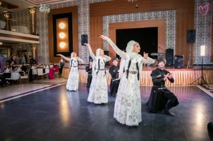 Модний показ «fashion show» в Дагестані як це було (модний) Модний показ «fashion show» в Дагестані як це було