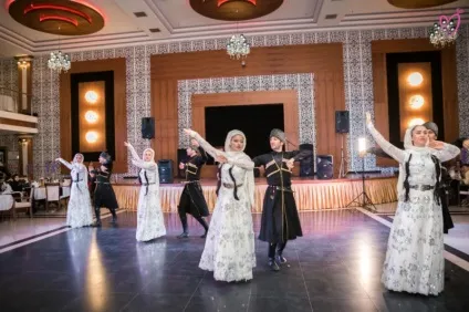 Модний показ «fashion show» в Дагестані як це було (модний) Модний показ «fashion show» в Дагестані як це було