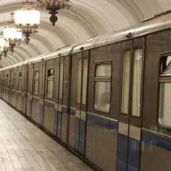 Москва, новини, на кільцевій лінії метро переривалося рух на рейки впала пасажирка (через) Москва, новини, на кільцевій лінії метро переривалося рух на рейки впала пасажирка