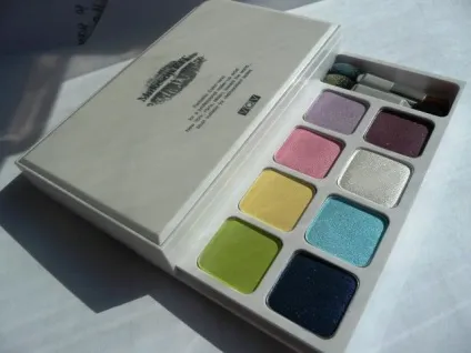 Набір косметики make-up kit від vov - відгуки, фото і ціна (інше) Набір косметики make-up kit від vov - відгуки, фото і ціна