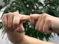 Що робити, якщо хрустять суглоби як позбутися від хрускоту (хрускоту) Що робити, якщо хрустять суглоби як позбутися від хрускоту