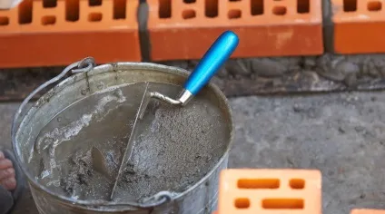 Що можна додати в цемент