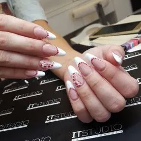 Нарощування нігтів, it studio