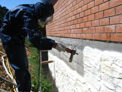 Напилювана теплоізоляція своїми руками