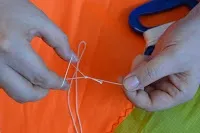 Небо в руках поради початківцям - рада 1, як прив'язати змія (змія) Небо в руках поради початківцям - рада 1, як прив'язати змія