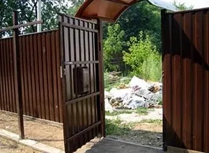 Навісу з профнастилу своїми руками технологія монтажу (профнастилу) Навісу з профнастилу своїми руками технологія монтажу