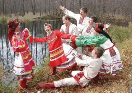 Незвичайні традиції мордовська весілля (стукав батогом вікно) Незвичайні традиції мордовська весілля