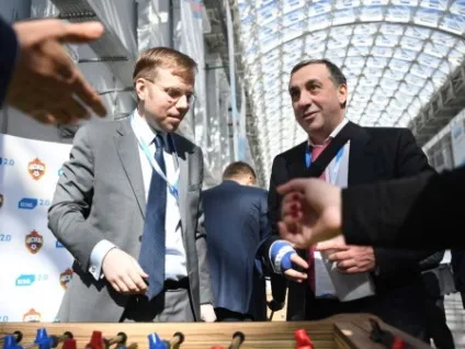 Чи не занадто «кучерява» історія що бентежить в історії з пальцем Гинера - статті - радянський спорт