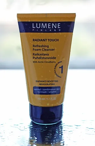 Очищаюча освіжаюча пінка для обличчя radiant touch від lumene - відгуки, фото і ціна (м'який очищаючий засіб) Очищаюча освіжаюча пінка для обличчя radiant touch від lumene - відгуки, фото і ціна
