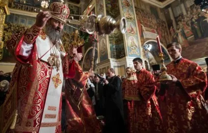 Про стоянні в церкві, про кадіння і про те, як ставити свічки і брати просфору (свічки) Про стоянні в церкві, про кадіння і про те, як ставити свічки і брати просфору