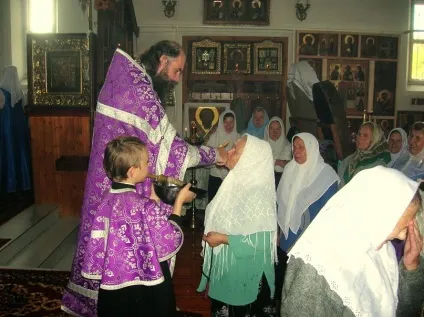 Про стоянні в церкві, про кадіння і про те, як ставити свічки і брати просфору (свічки) Про стоянні в церкві, про кадіння і про те, як ставити свічки і брати просфору